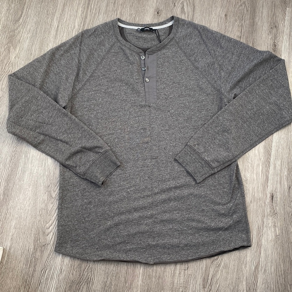 Vince. Long sleeve heavy weight tee. Size large. Worn 1X.